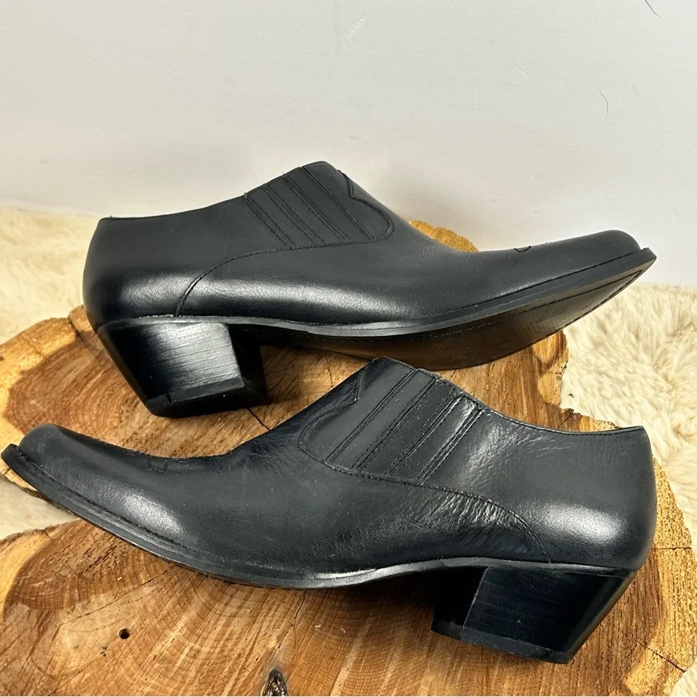 Reba Black Ankle Boots with‎ Pointed Toe and Moderate Heel